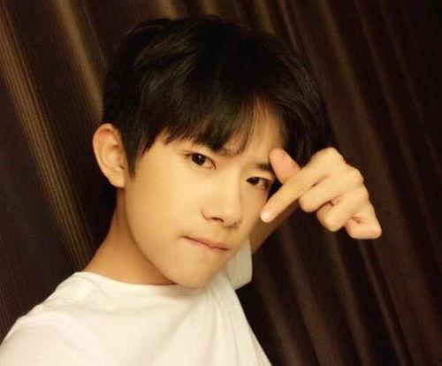 娱乐圈帅哥爆料网红是谁,揭秘网红身份之谜 第3张 娱乐圈帅哥爆料网红是谁,揭秘网红身份之谜 第3张