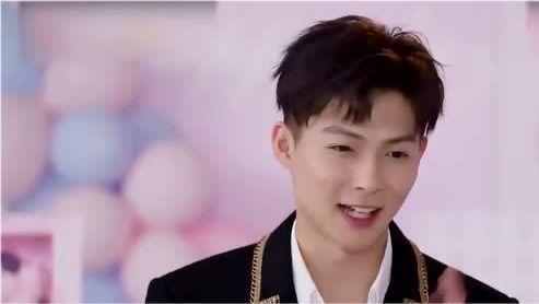 张铭恩徐璐最新爆料,揭秘甜蜜恋情背后的故事  第2张