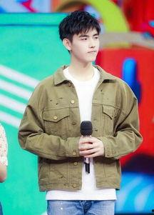 陈飞宇爆料后逛街视频,真实生活状态引网友热议 第3张 陈飞宇爆料后逛街视频,真实生活状态引网友热议 第3张