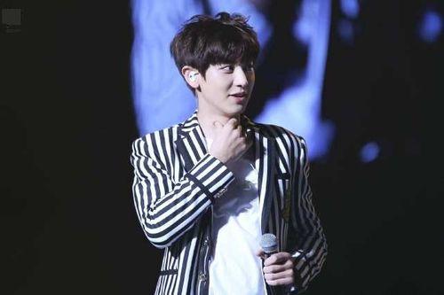 文春爆料朴灿烈视频,文春独家爆料引发热议  第2张