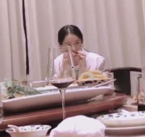 赵丽颖吃饭最新爆料图片,美食诱惑难挡！